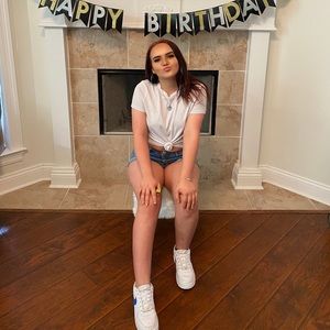 Meet your Posher, Megan